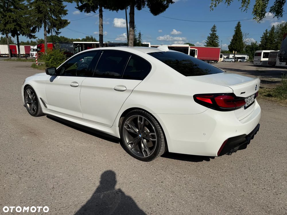 BMW Seria 5 M550i xDrive - 14