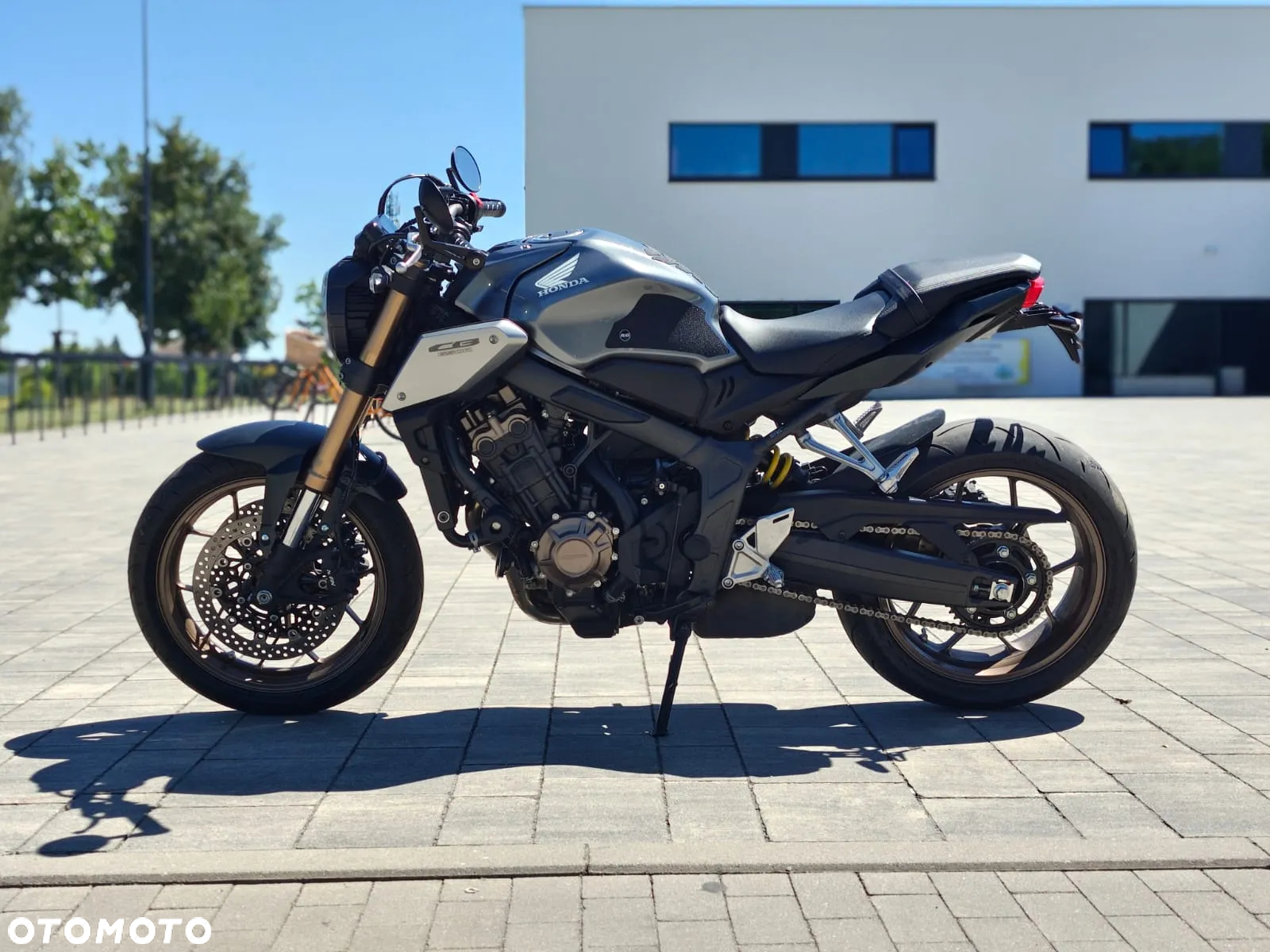 Honda CB - 2