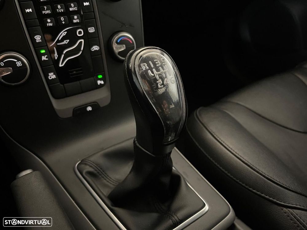 Volvo V40 1.6 D2 Momentum - 24