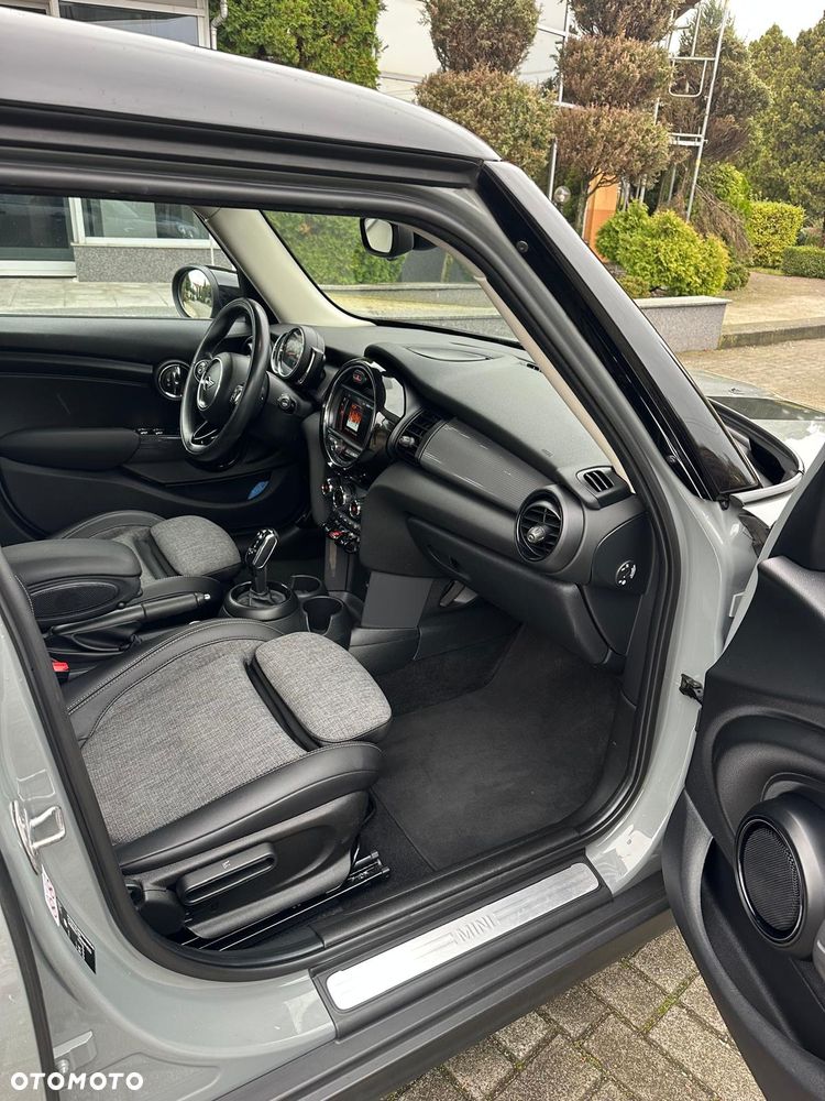 MINI Cooper Multitone Edition - 17