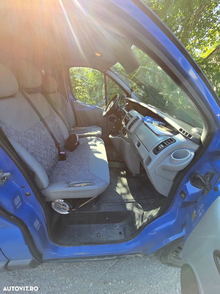 Opel Vivaro - 10