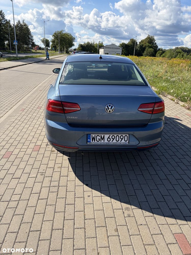 Volkswagen Passat - 3