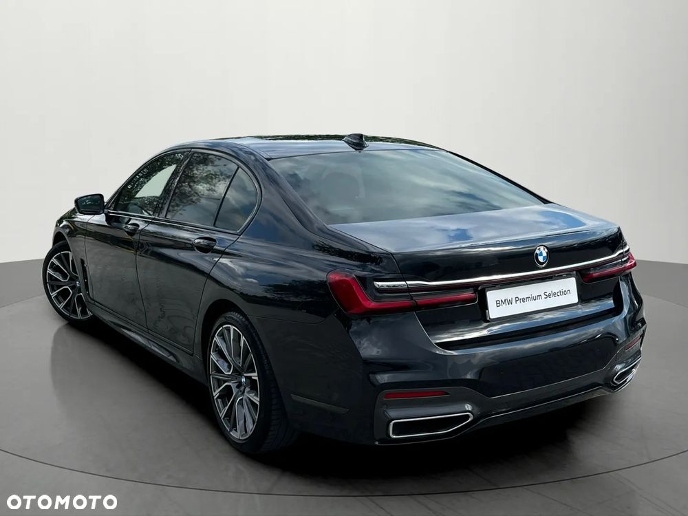 BMW Seria 7 730d xDrive mHEV - 8