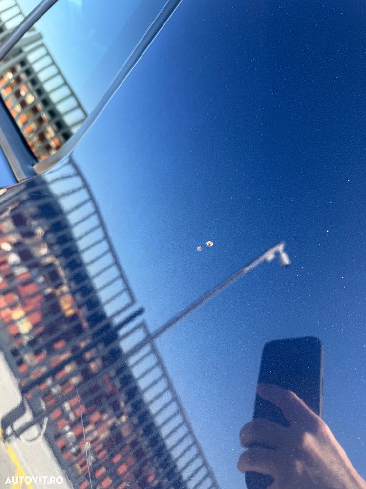 Volkswagen Golf 1.6 TDI DPF Comfortline - 26