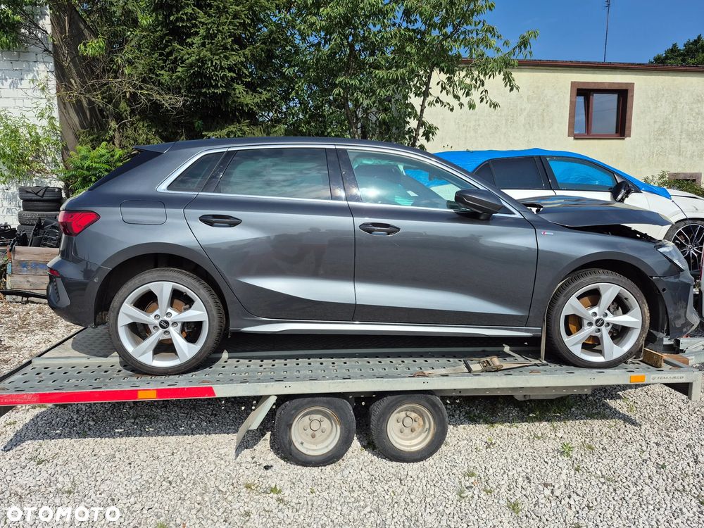 Audi A3 Sportback 40 TFSIe S tronic S line - 3