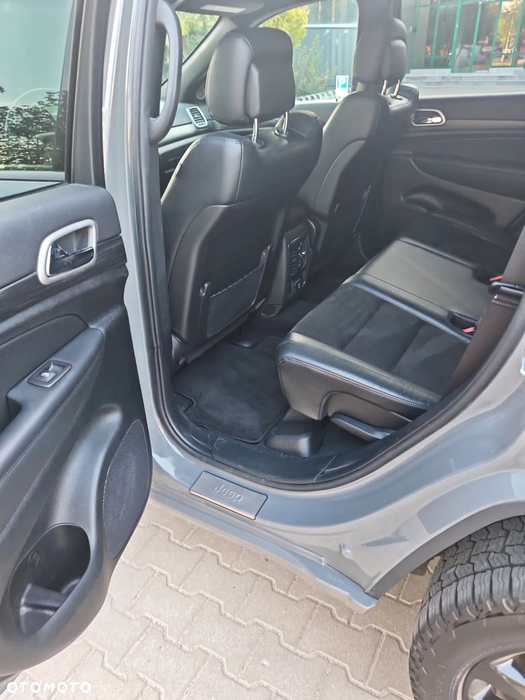 Jeep Grand Cherokee - 15