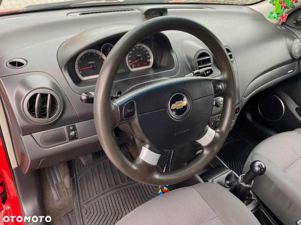 Chevrolet Aveo - 11