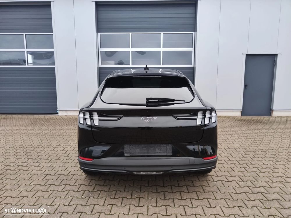 Ford Mustang Mach-E 75.7 kWh Base - 5