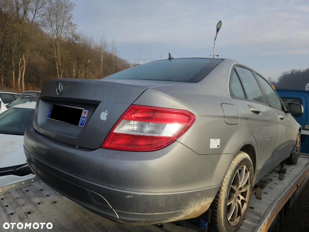 Mercedes-Benz Klasa C 180 Kompressor BlueEFFICIENCY - 6