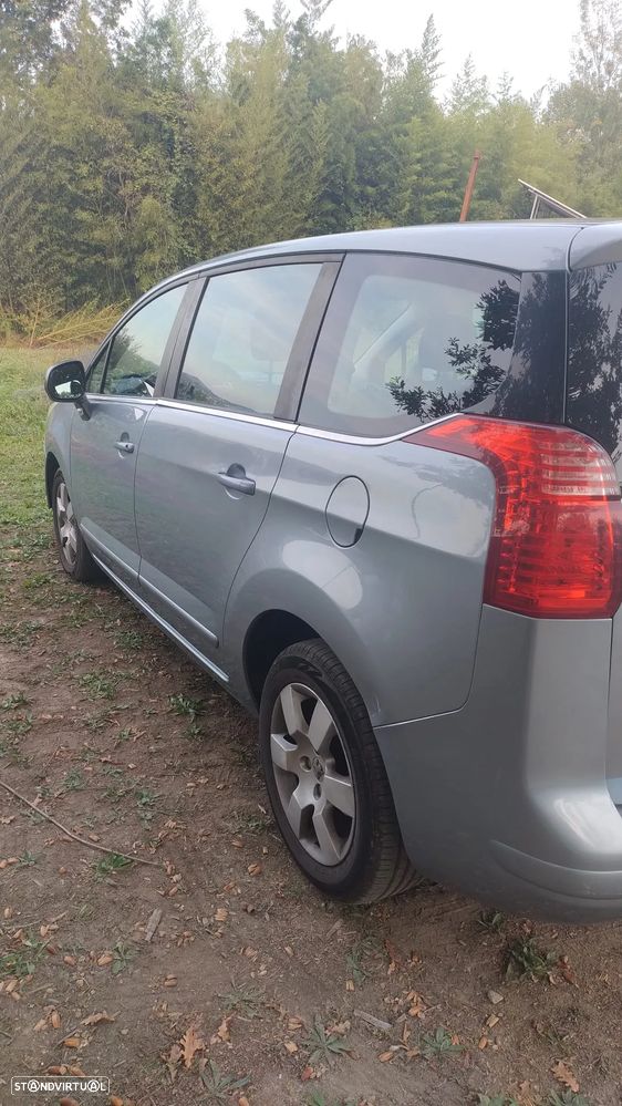 Peugeot 5008 1.6 E-HDi 7L Allure 2-Tronic - 3