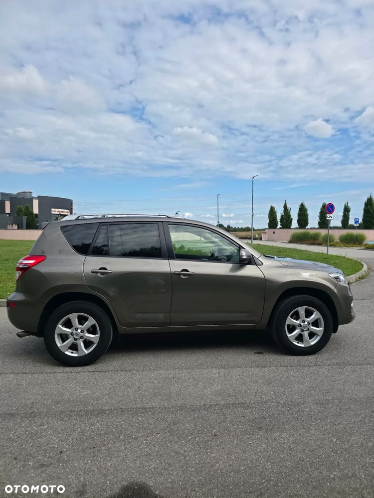 Toyota RAV4 - 16
