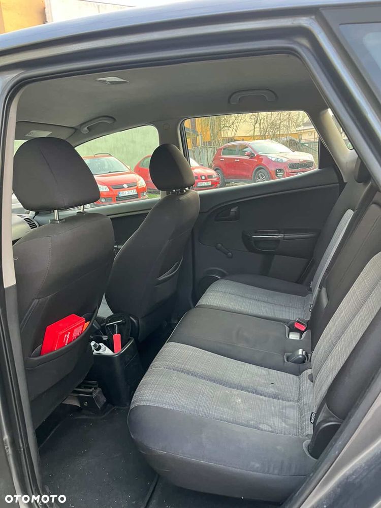 Kia Venga 1.4 CRDi L - 2