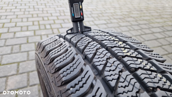 Opona Zimowa Semperit Van-Grip 3 205/6516C 103T 3121 1 sztuka