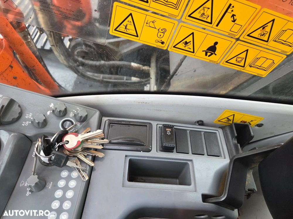 Hitachi BRATE LUNGI la 22m, cupa 1mc, 39 tone, HITACH ZX350LC-6, 2019, 7.452h, Consum mediu 21l/h, camera spate si laterale, Inst hydr pe brate, Cupa taluz, Lant 80% ok, Contragreutate, 284CP, posibilitate leasing, STARE FOARTE BUNA-PROMOTIE 179.900 EUR+Tva - 5