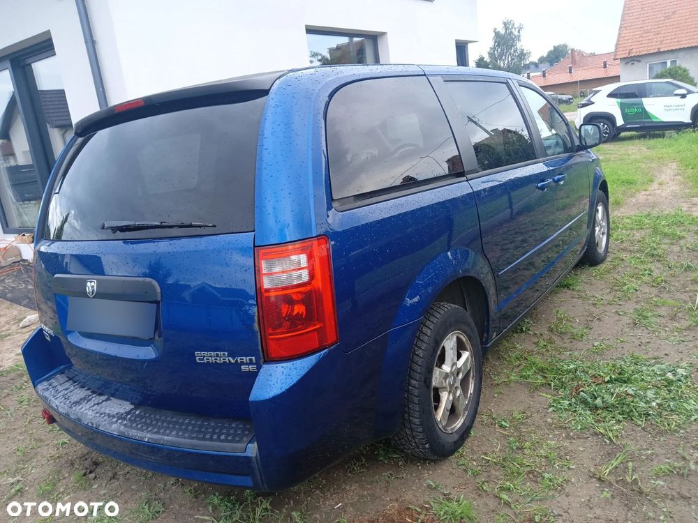 Dodge Grand Caravan - 4