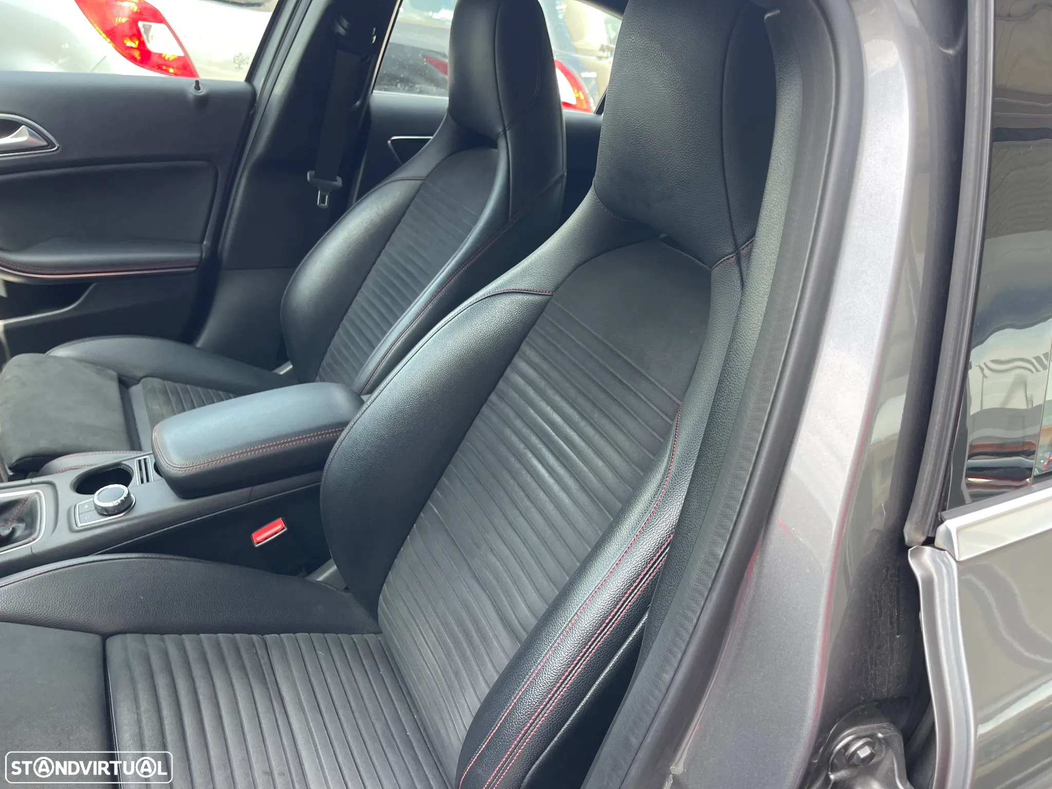 Mercedes-Benz A 180 d AMG Line - 14