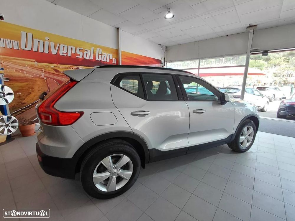 Volvo XC 40 1.5 T3 Momentum Tech Edition - 3