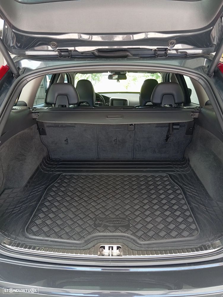 Volvo XC 60 2.0 D4 Momentum Geartronic - 26