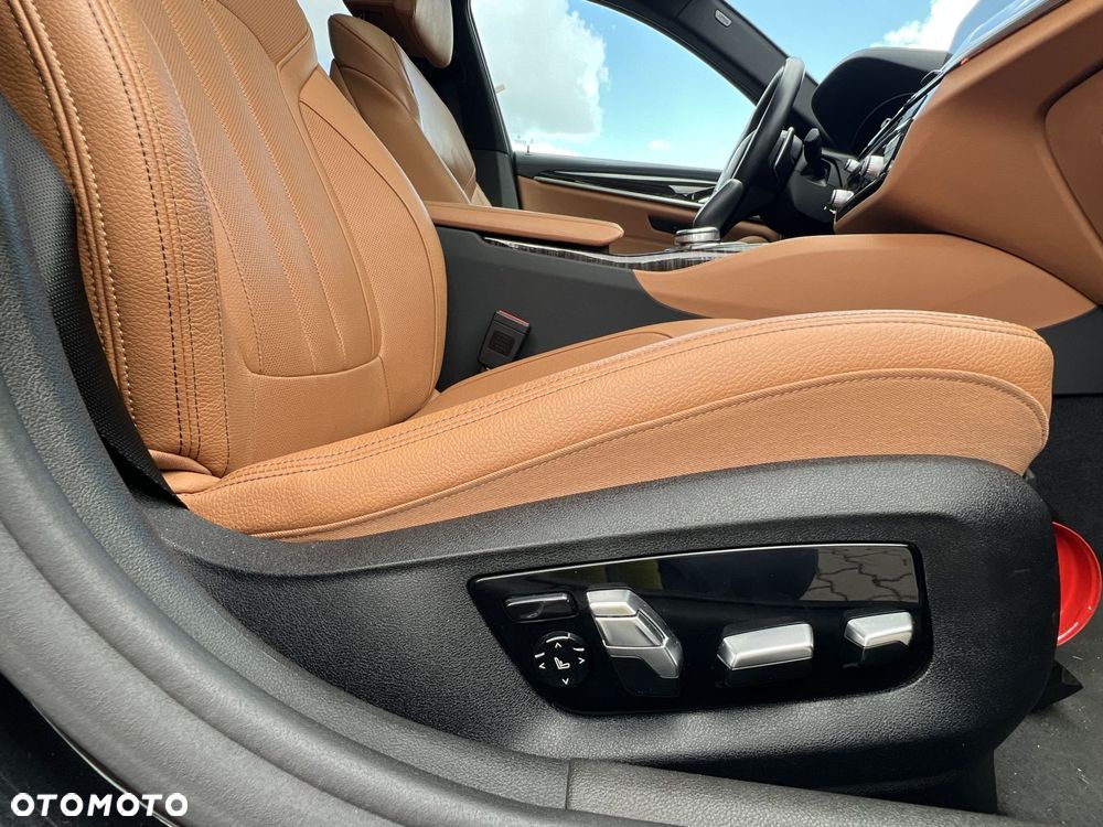 BMW Seria 5 540i xDrive - 18