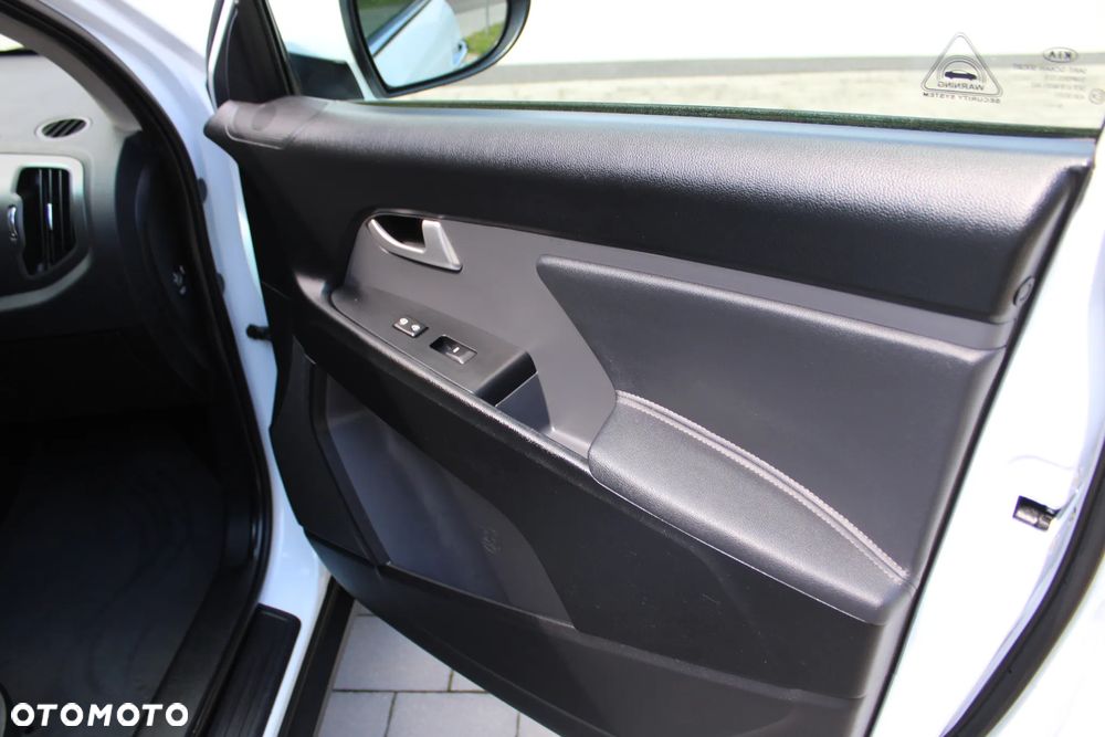 Kia Sportage 2.0 L - 34