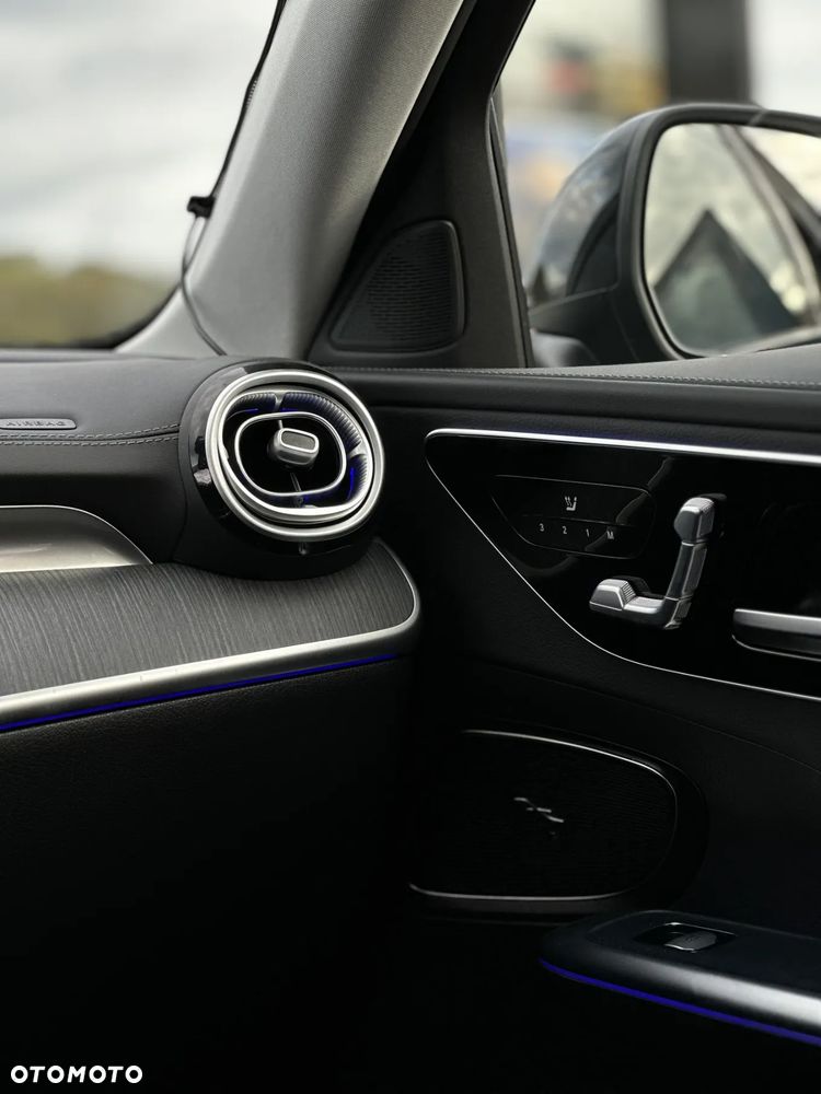 Mercedes-Benz Klasa C 220 d 4Matic 9G-TRONIC - 31