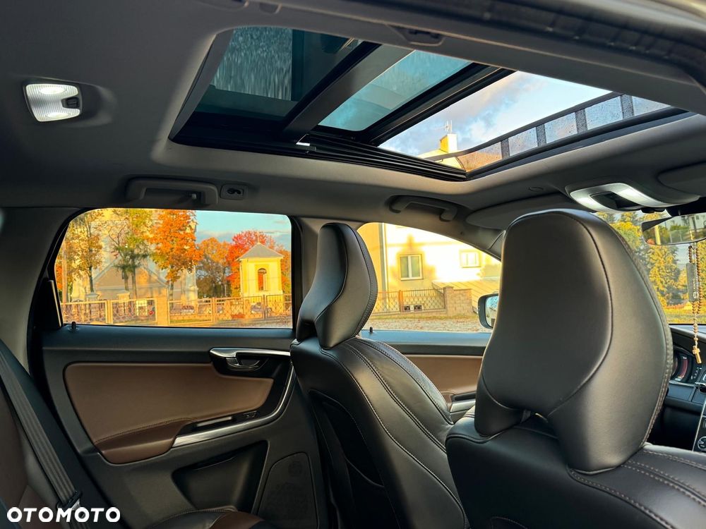Volvo XC 60 D4 Geartronic Summum - 17
