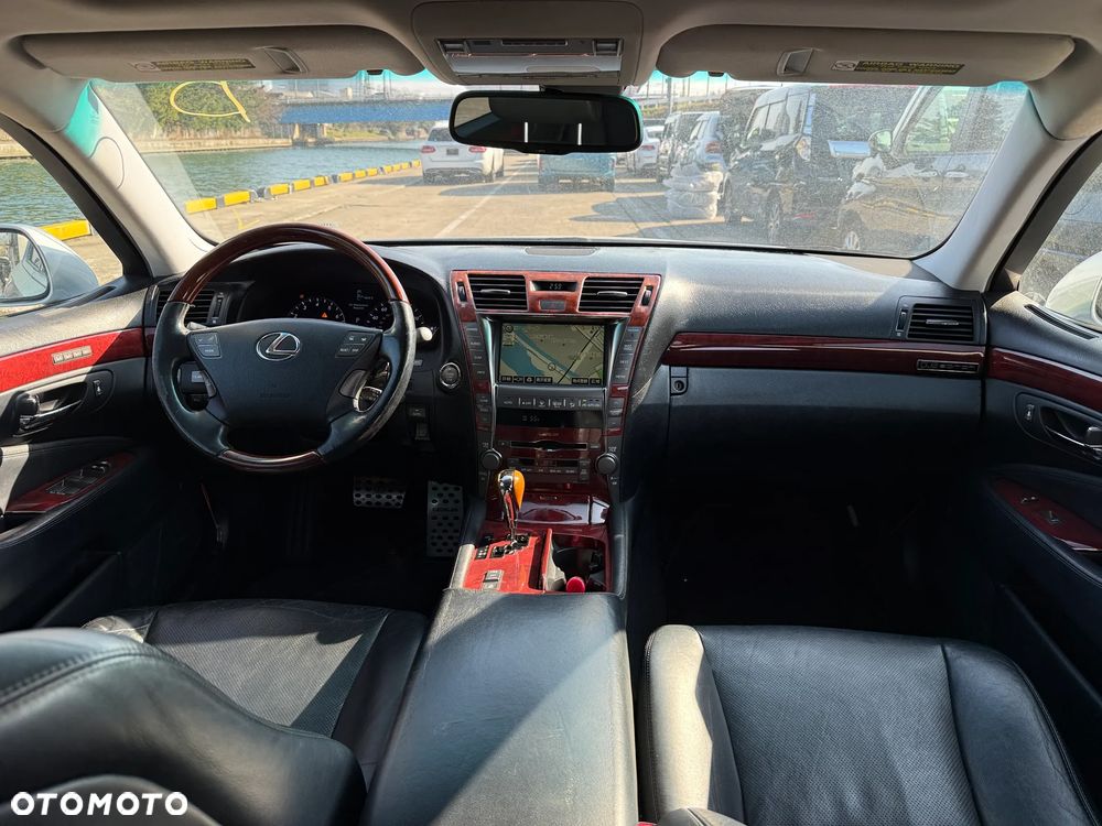 Lexus LS 460 Prestige - 8