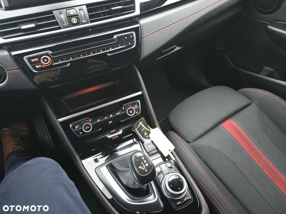 BMW Seria 2 216d Sport Line - 11