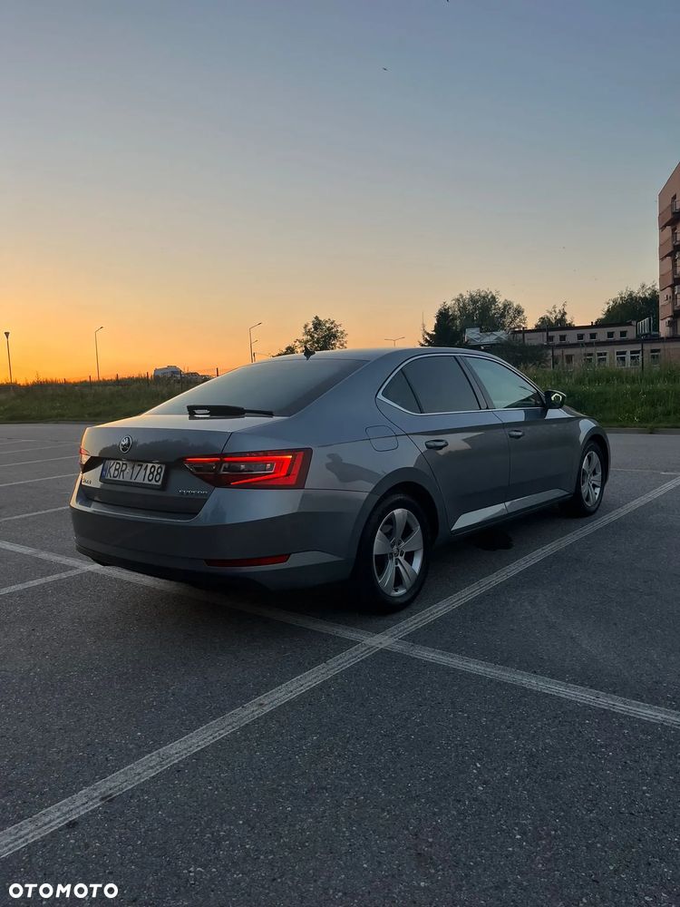 Skoda Superb 2.0 TDI Style DSG7 - 28