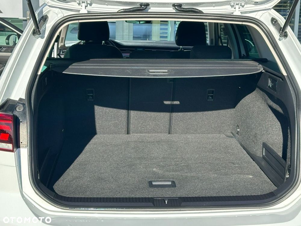 Volkswagen Passat Variant 2.0 TDI EVO Business DSG - 33
