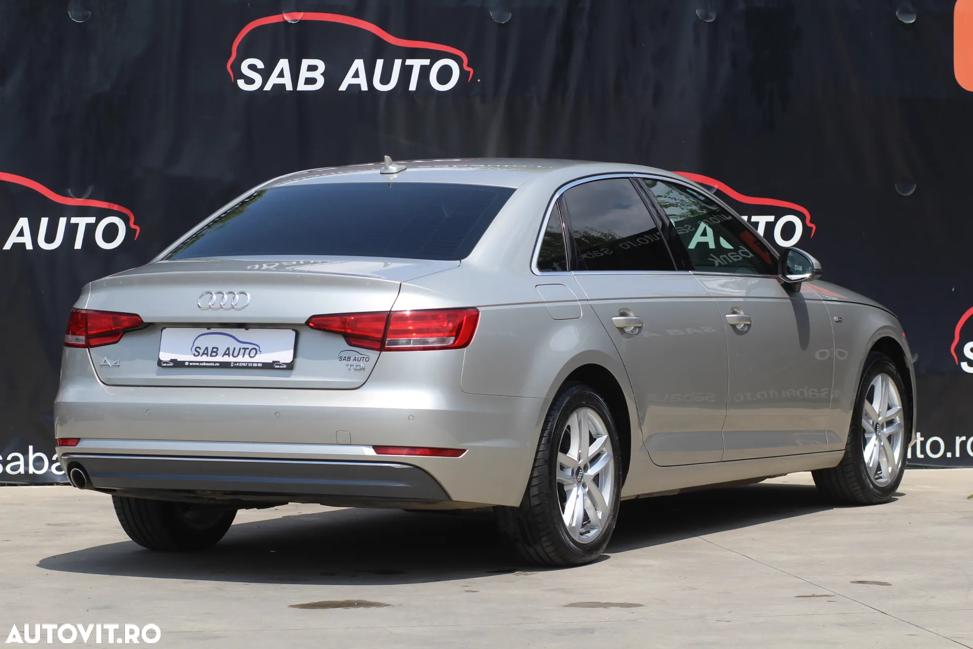 Audi A4 2.0 TDI S tronic - 19