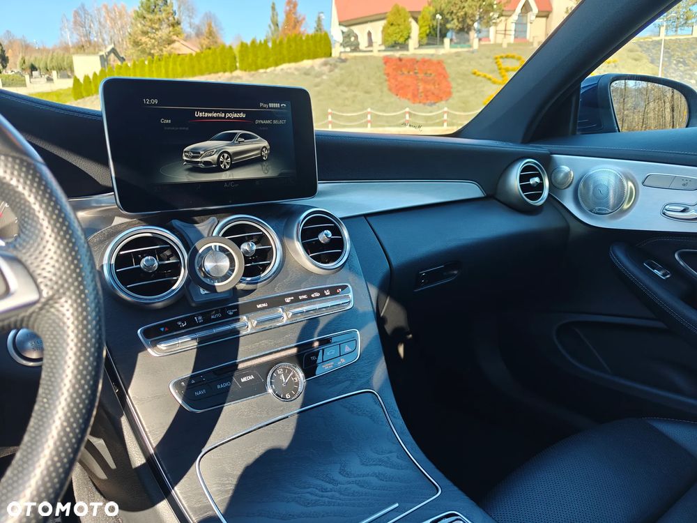 Mercedes-Benz Klasa C 200 9G-TRONIC AMG Line - 19