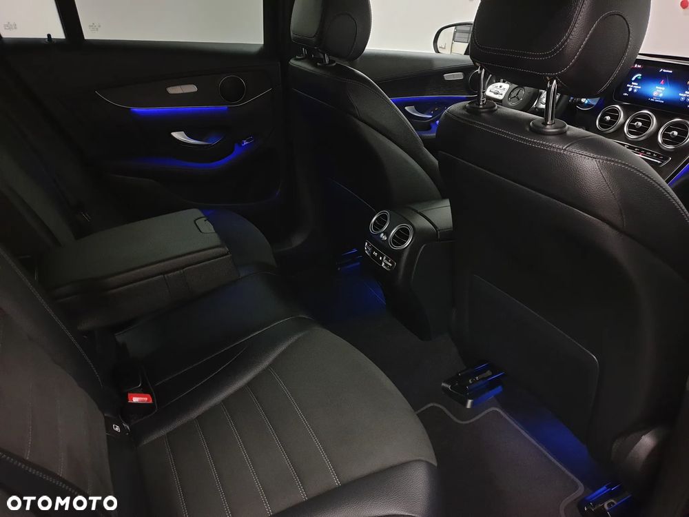 Mercedes-Benz GLC 300 d 4Matic 9G-TRONIC AMG Line Plus - 31
