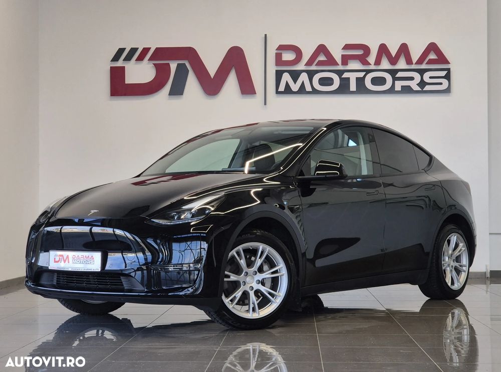 Tesla Model Y Long Range Dual Motor AWD - 2