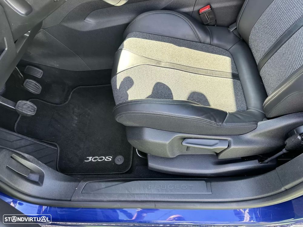Peugeot 3008 1.2 PureTech Allure Pack - 32