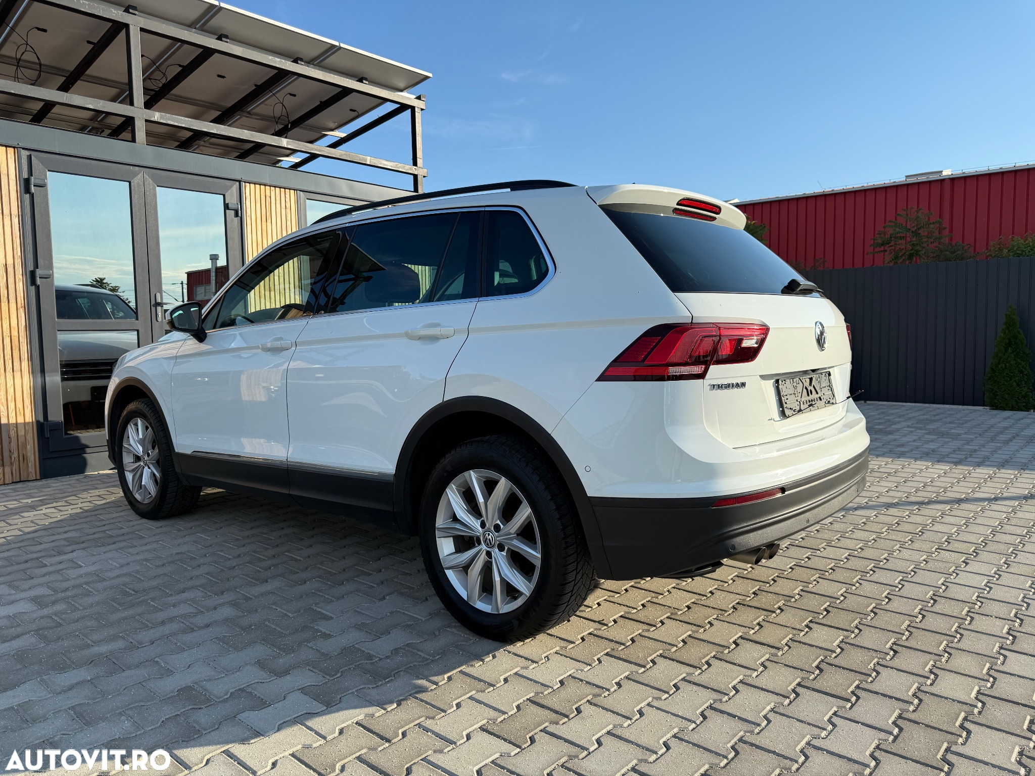 Volkswagen Tiguan 2.0 TDI 4Mot DSG Highline - 6