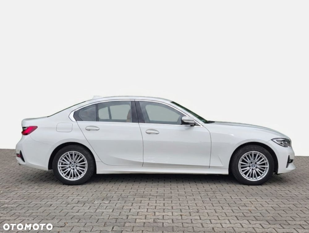 BMW Seria 3 318d mHEV M Sport - 4