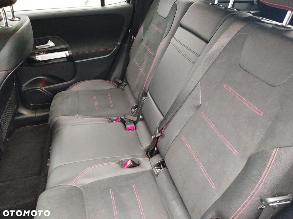 Mercedes-Benz GLB - 21