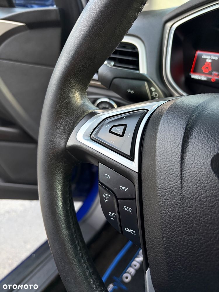 Ford Fusion - 27