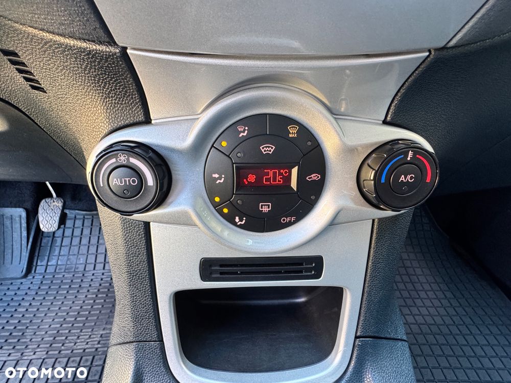 Ford Fiesta 1.6 Ti-VCT Titanium - 16