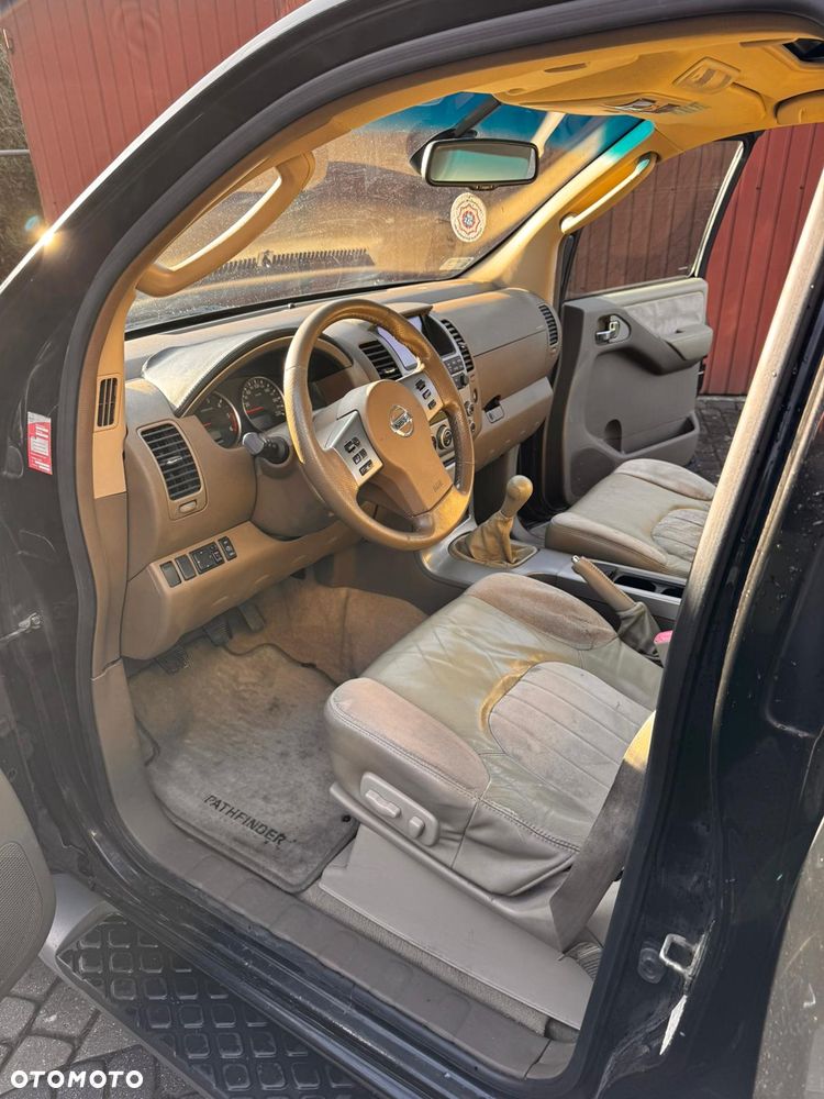 Nissan Pathfinder 2.5 dCi Premium - 10