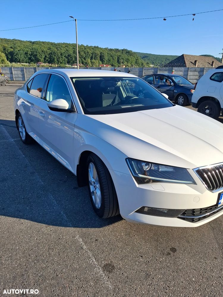 Skoda Superb 2.0 TDI DSG Style - 1