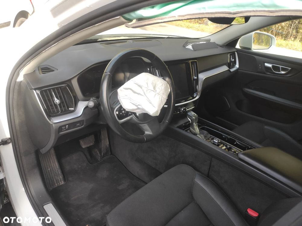 Volvo V60 D4 SCR AWD Momentum - 9