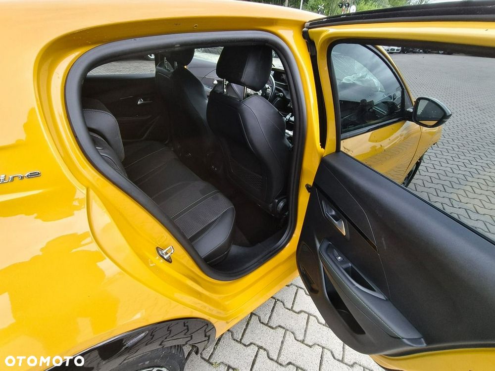 Peugeot 208 - 17