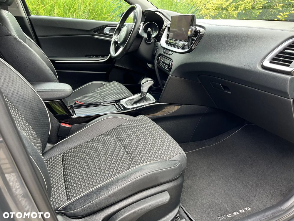 Kia XCeed 1.6 CRDi mHEV L DCT - 23