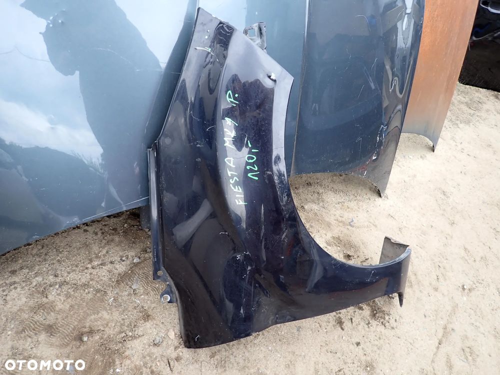 FORD FIESTA MK7 BŁOTNIK PRAWY PRZÓD - 2