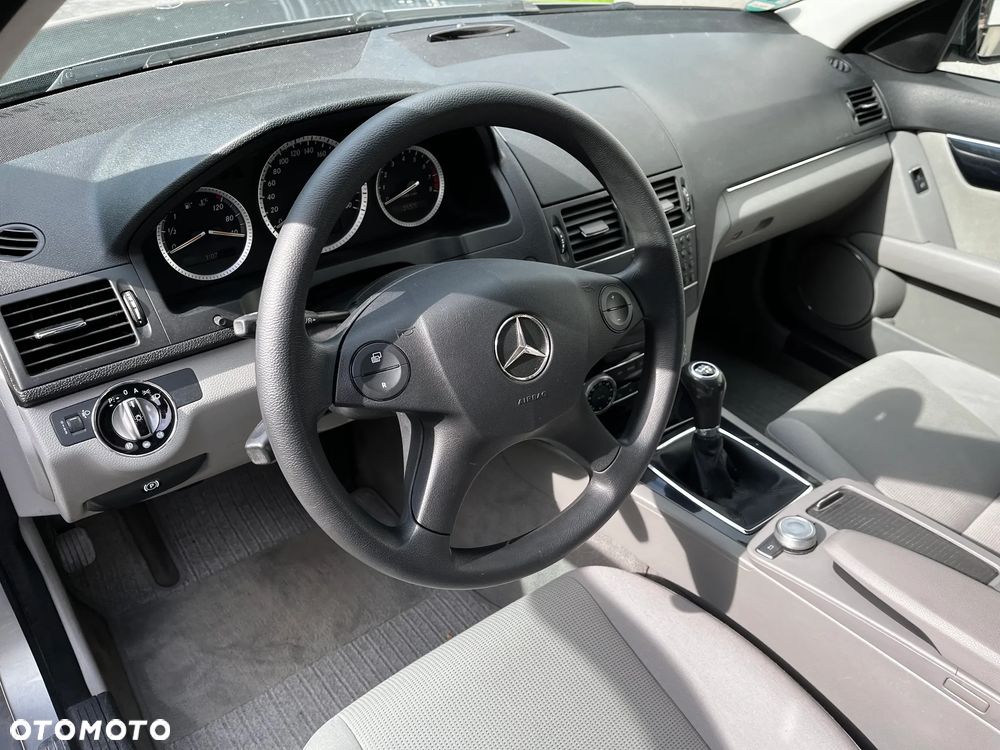 Mercedes-Benz Klasa C 180 Kompressor Classic - 13