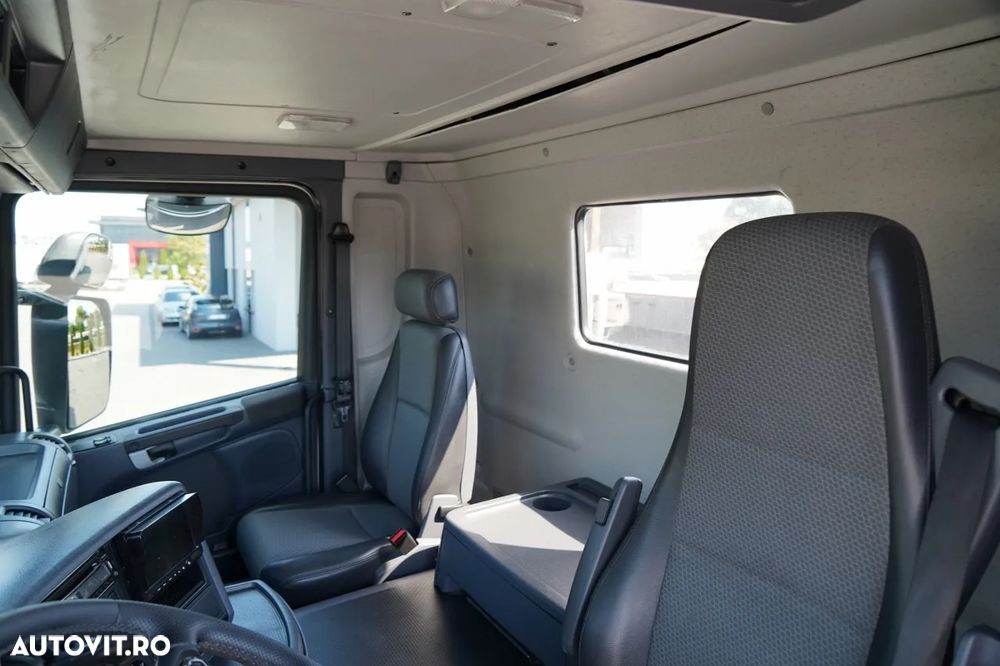 Scania G 410 / 8X4 / CAROSERIE BACĂ ASFALT / 2X CLAPETĂ HIDRAULICĂ / ACOPERIȘ HIDRAULIC / PENTRU PAVINGURI - 28