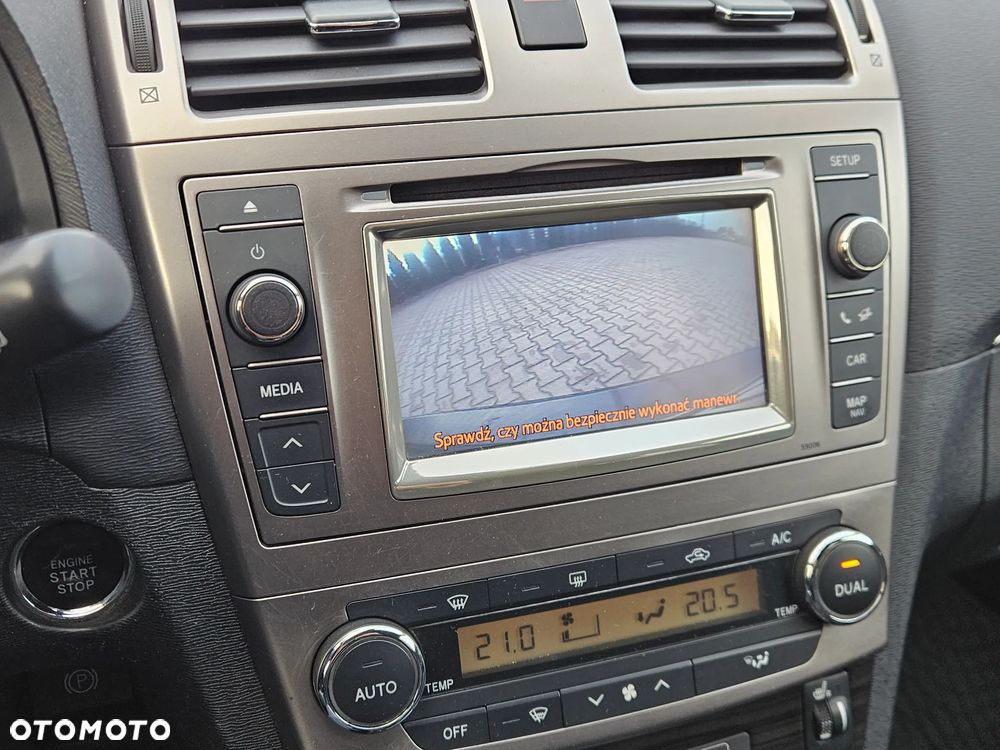 Toyota Avensis 1.8 Premium - 10