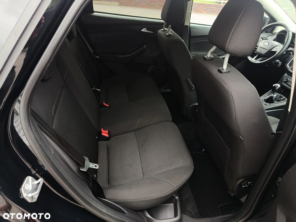 Ford Focus 1.0 EcoBoost Trend - 22